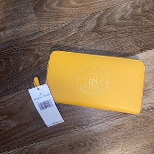 Tommy Hilfiger Yellow Accessory